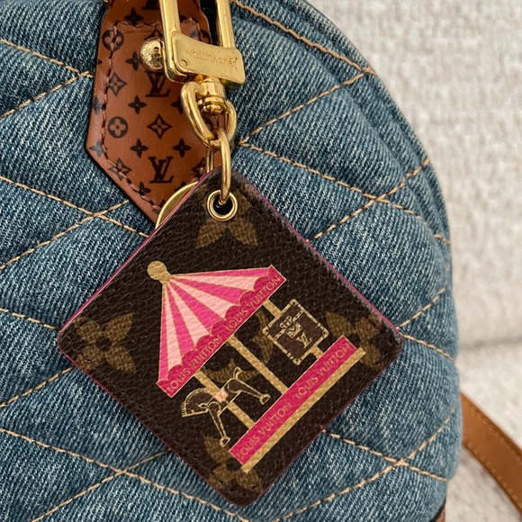 Louis Vuitton LV Monogram Illustre Carousel Bag Charm - Picture 2 of 3